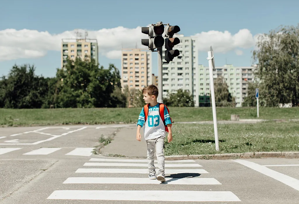 Road safety rules for children set. Kids crossing street along