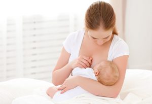 Home remedies: Breastfeeding baby