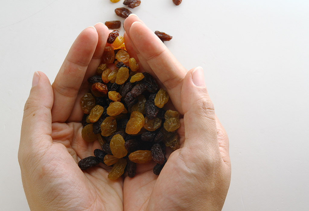 How Many Raisins To Consume Daily When Pregnant?