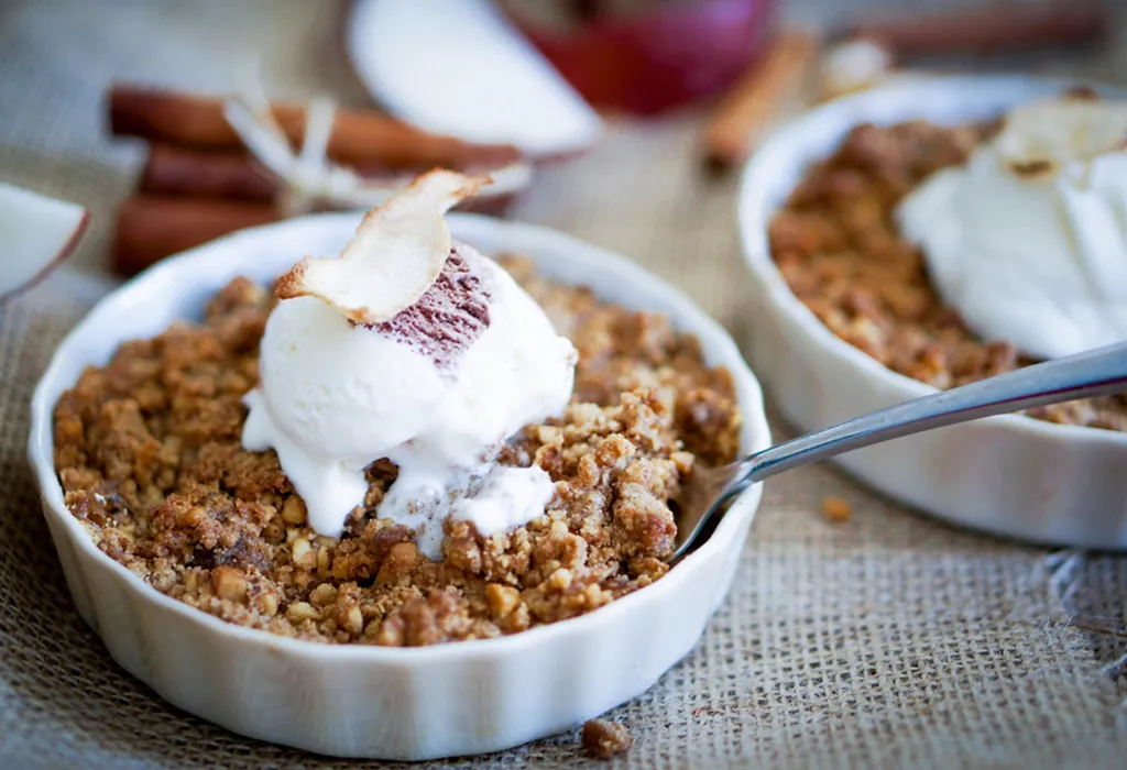 Apple Crumble With Vanilla Ice Cream