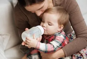 HOW MUCH MILK SHOULD BABY DRINK