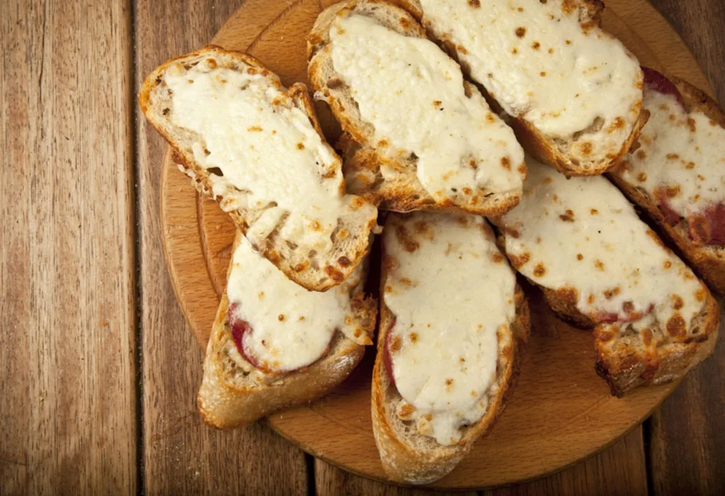 Cheese garlic bread