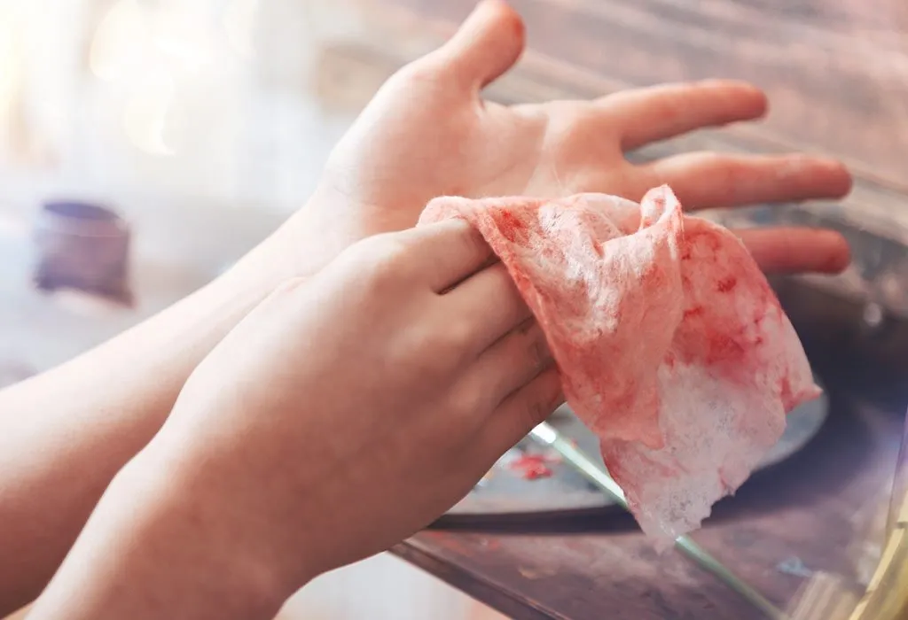 Wet Wipes to clean hands