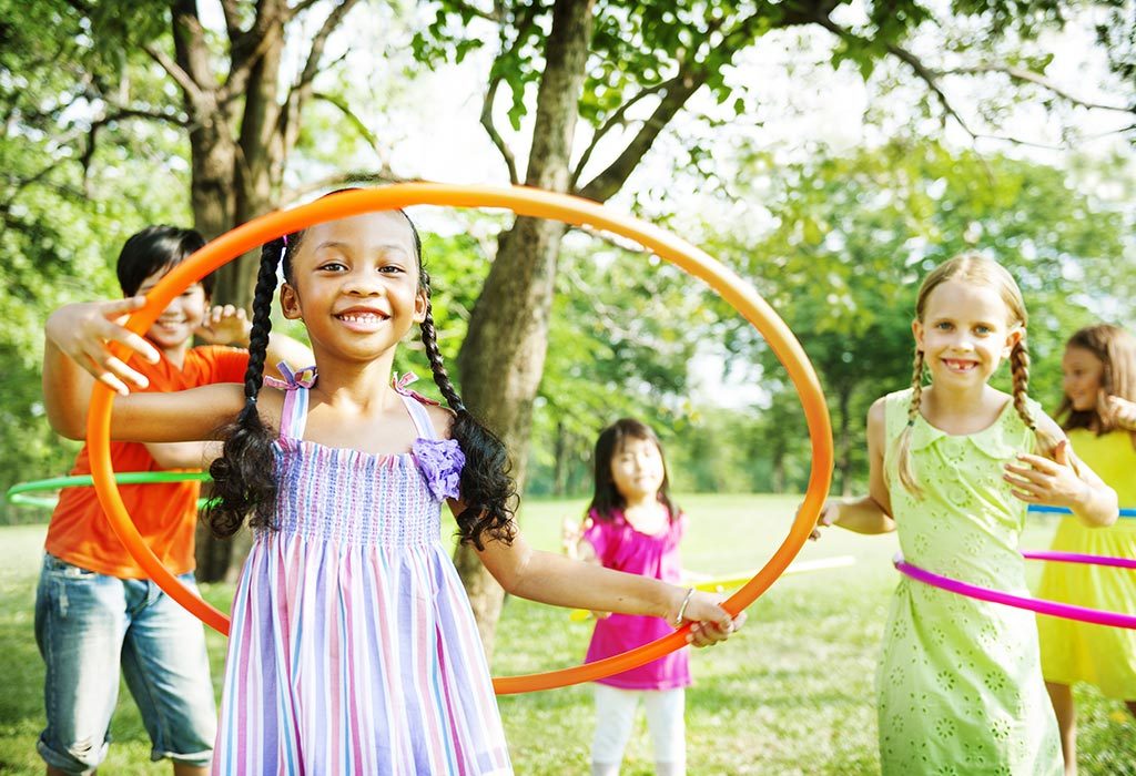 Hula hoop dance