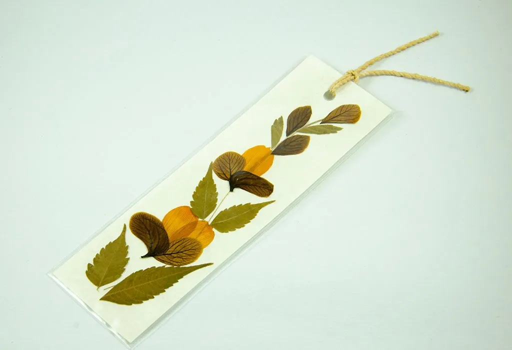 Bookmark made with dried flowers