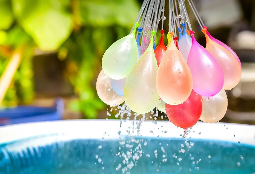 COLOURFUL WATER BALLOONS