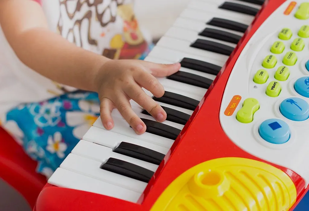 Musical toys for 3 deals month old