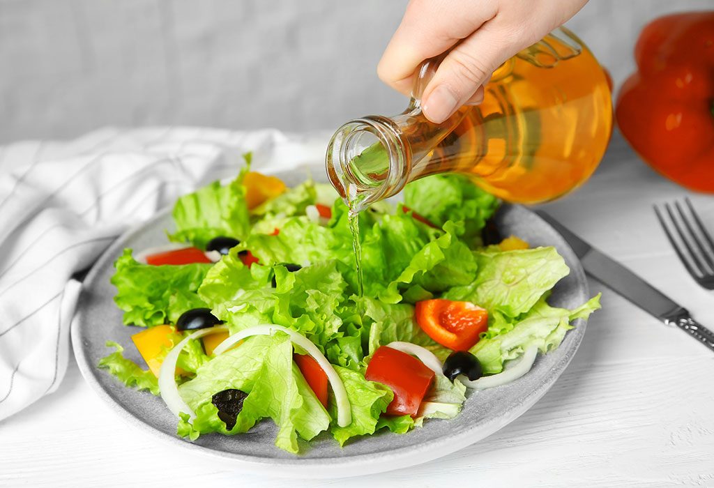 Salads with apple cider vinegar dressing
