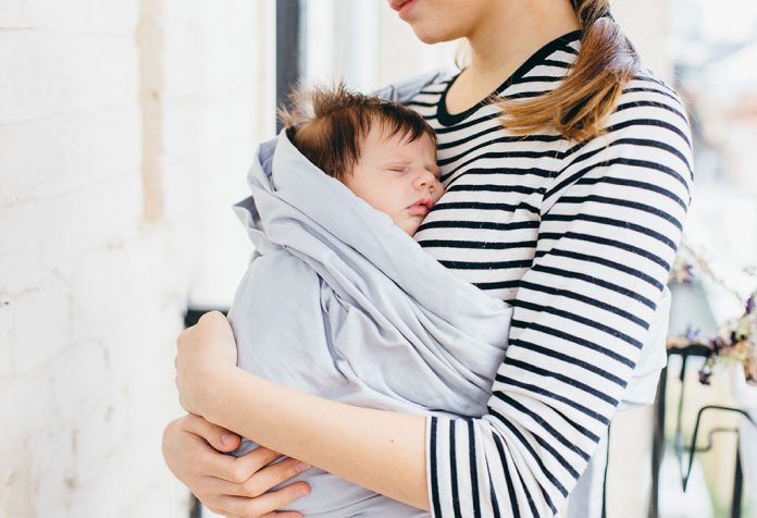 बेबीवियरिंग - फायदे, प्रकार और सेफ्टी टिप्स