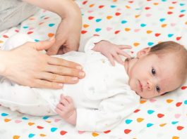 शिशुओं में दस्त के लिए 15 घरेलू इलाज