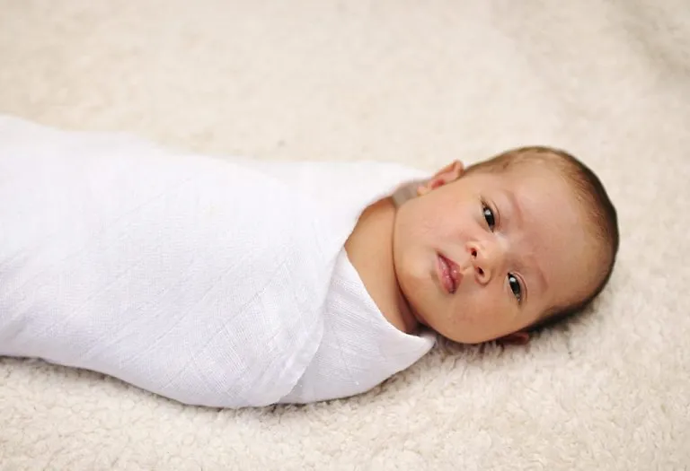 Swaddling a Baby - When & How to Do It Right Way