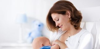 फ्लैट या उल्टे निप्पल के साथ ब्रेस्टफीडिंग फ्लैट या उल्टे निप्पल के साथ ब्रेस्टफीडिंग