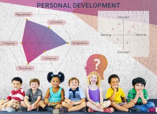 बच्चों की पर्सनालिटी डेवलपमेंट (व्यक्तित्व विकास) के लिए 10 टिप्स
