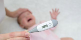 बच्चे के शरीर का तापमान कैसे मापें
