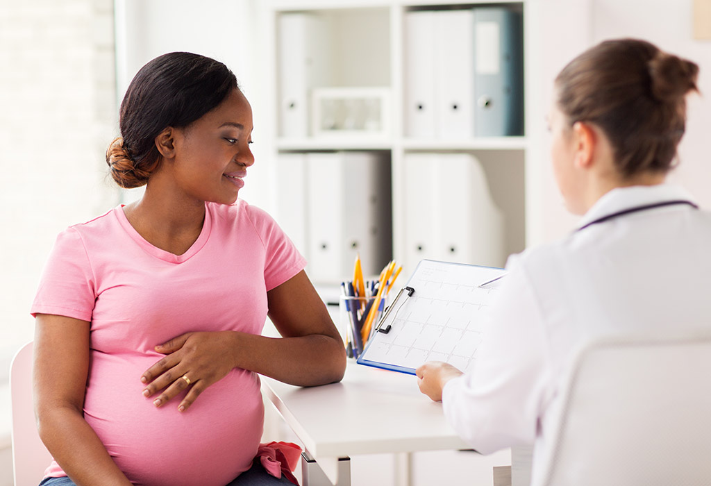 cardiologist with pregnant woman