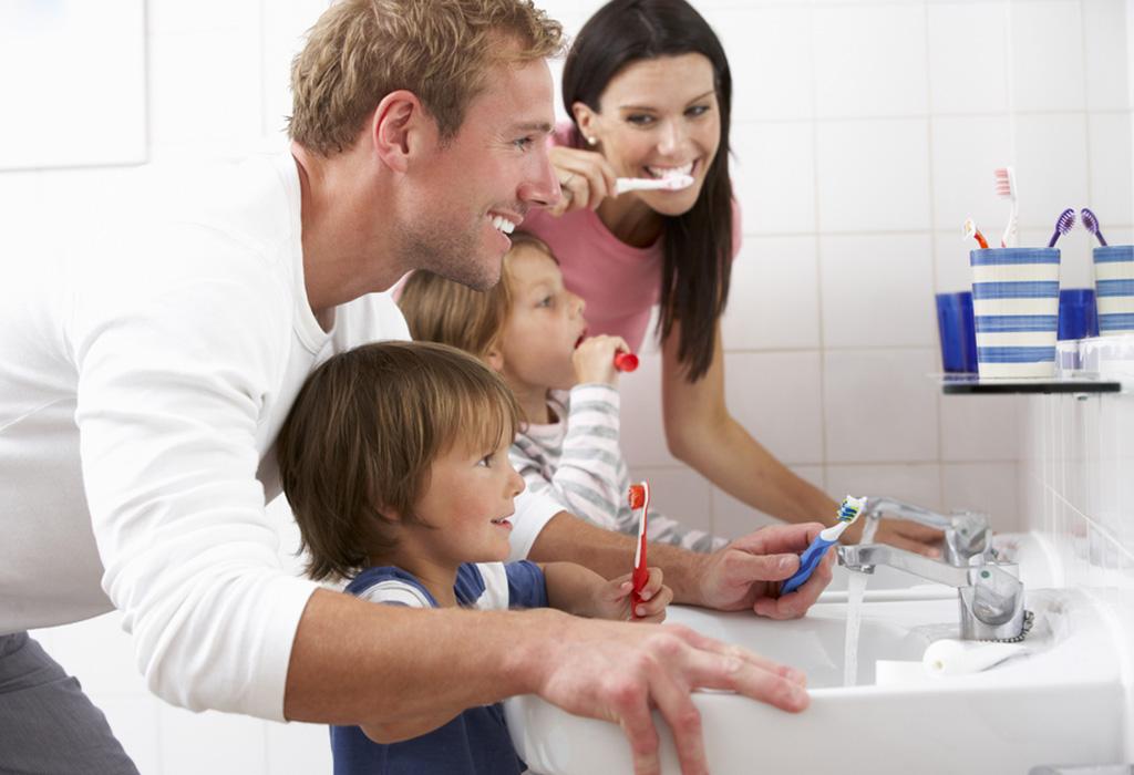 बच्चों को ब्रश कराना शुरू करते समय ध्यान देने योग्य कुछ बातें