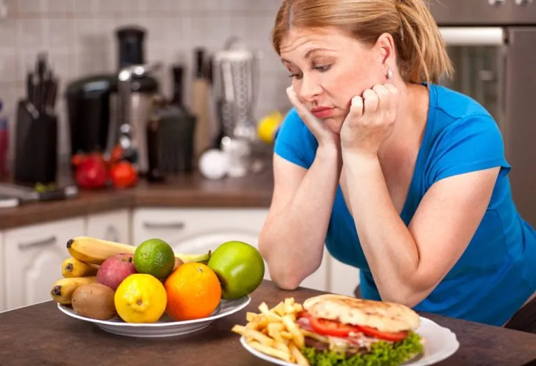 तुमची चरबी आणि कॅलरी सेवन यावर लक्ष ठेवा