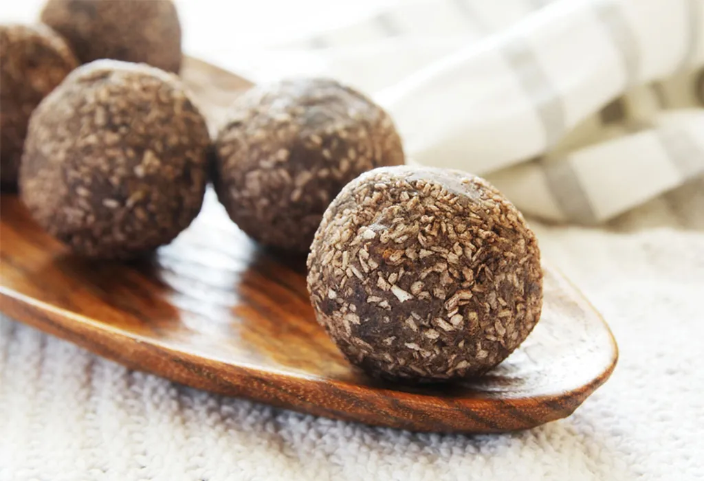 Dates & Cashew Laddoos