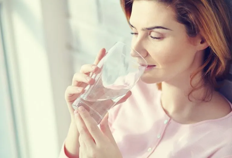 जेवण करण्यापूर्वी पाणी प्या