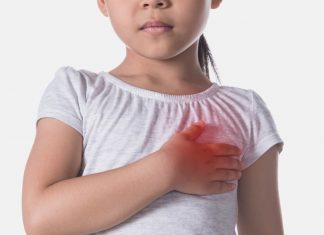 बच्चों के सीने में दर्द होना बच्चों के सीने में दर्द होना
