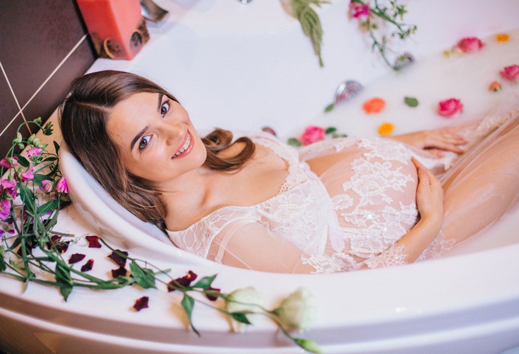 Are Hot Baths Safe During Pregnancy? This New Study Review Is Good