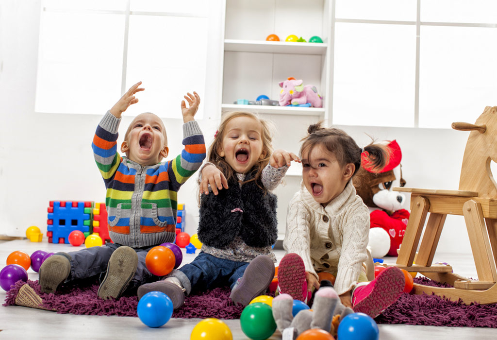 small childrens playing games