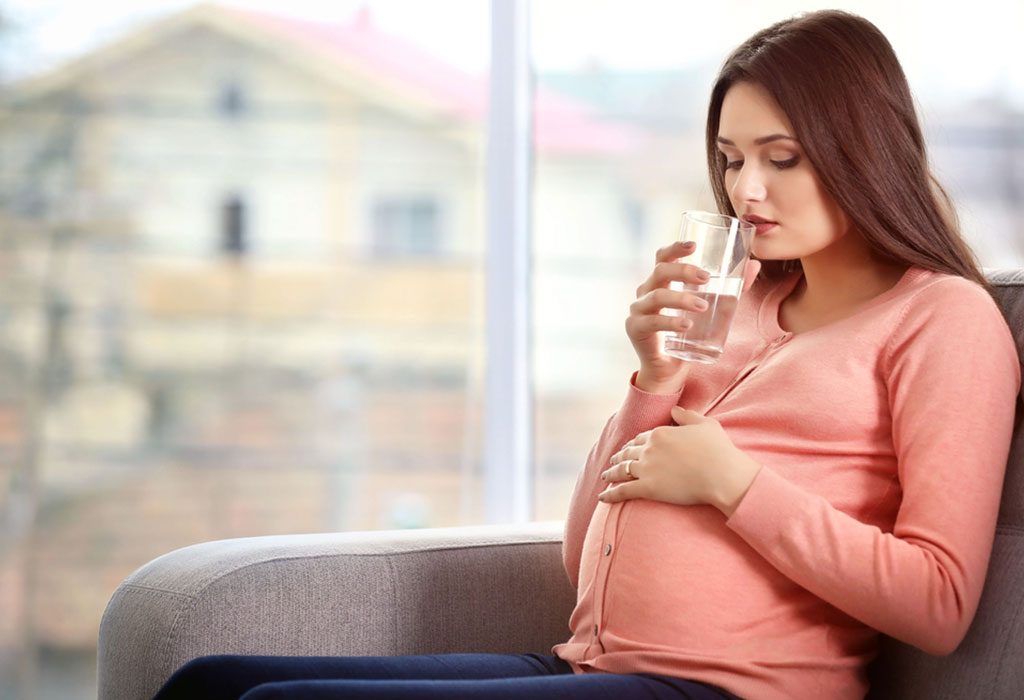 Reasons for Thirst During Pregnancy and Tips to Deal With It