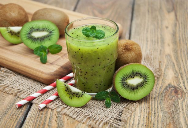 Eating Kiwi Fruit during Pregnancy : Health Benefits & Risks