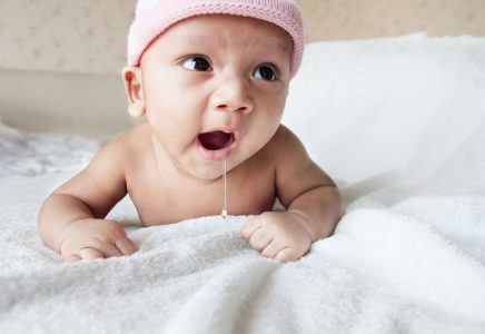 क्या बेबी के विकास में ड्रूलिंग एक महत्वपूर्ण भूमिका निभाता है? 