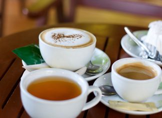 क्या बच्चों को चाय या कॉफी देना उनकी सेहत के लिए सही है?