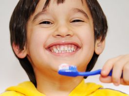 बच्चोंं के दांतों की देखभाल बच्चोंं के दांतों की देखभाल