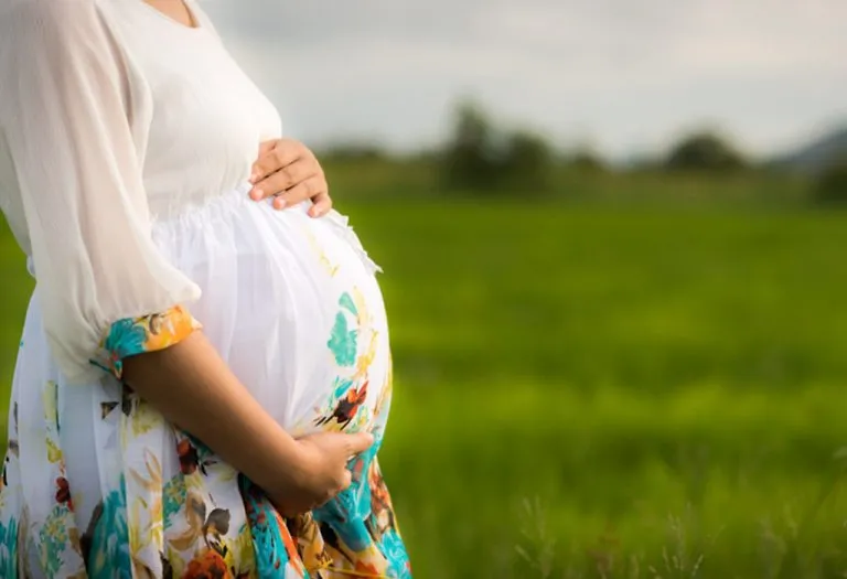 What Are the Right Clothes to Wear When Pregnant?