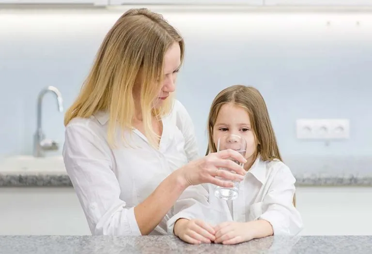 Dehydration in Kids - Signs,Causes &Treatment