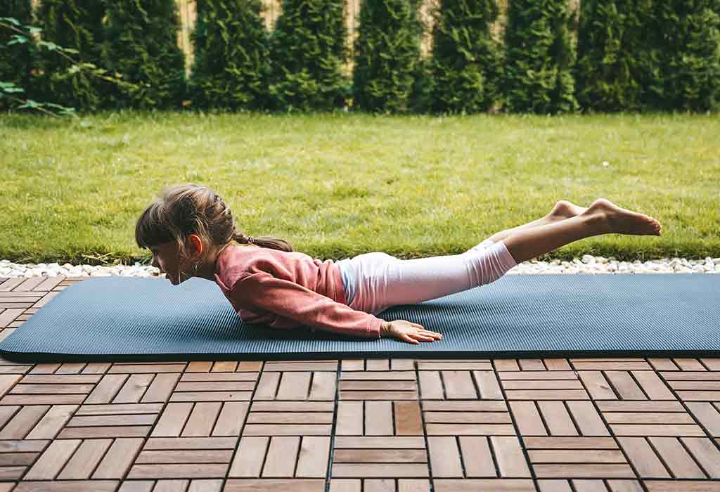 Salabhasana