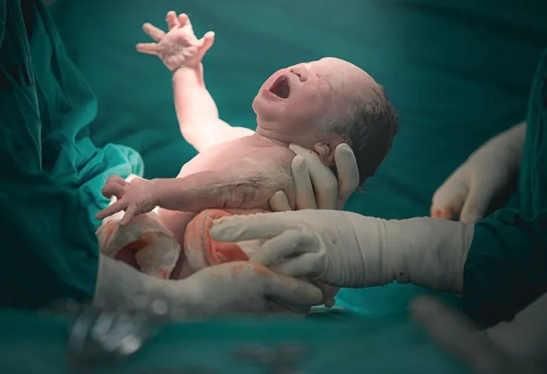 15 Benefits of Natural Birth for Mother & Baby