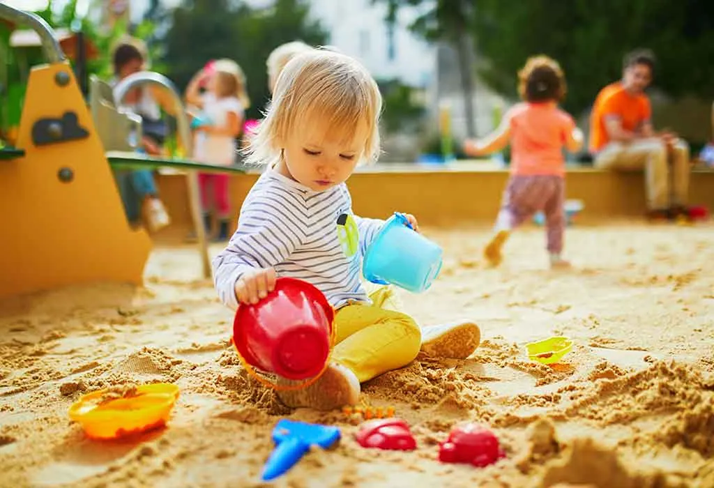 Play With Mud and Sand