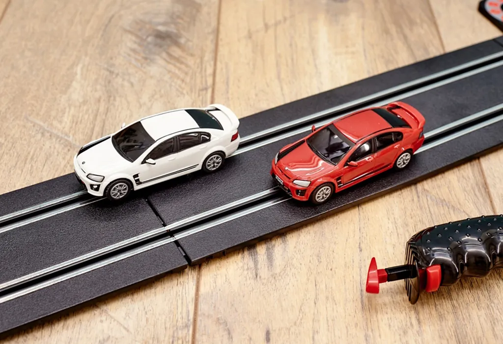 TOY CAR RACING