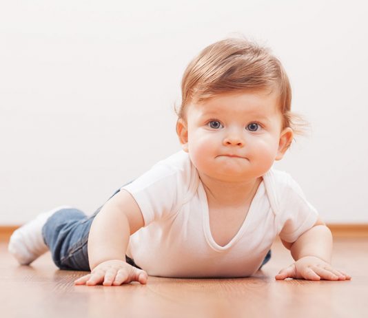 আপনার ১০ মাস বয়সী শিশুর বৃদ্ধি এবং উন্নয়ন