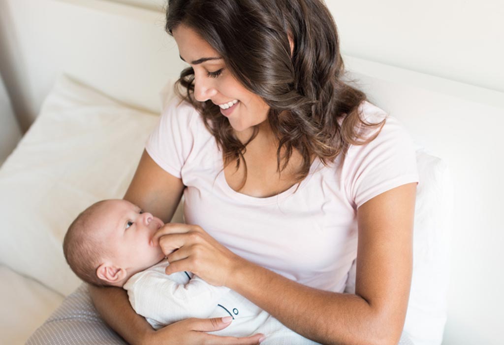 baby behavior while breastfeeding