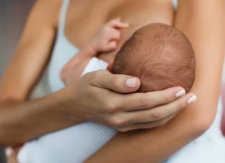 स्तनपान के दौरान दर्द – कारण और उपाय ब्रेस्टफीडिंग के दौरान दर्द