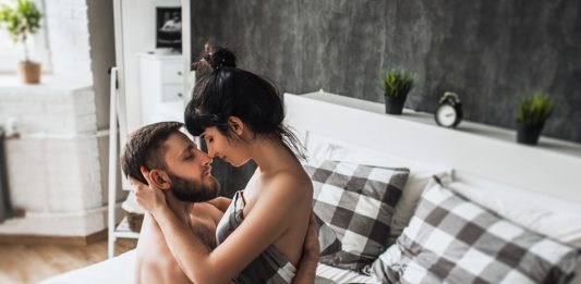 ডেলিভারির প্রসবের পর যৌনতা – কতদিন অপেক্ষা করতে হবে?