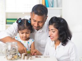 बच्चों को पैसों के बारे में कैसे सिखाएं बच्चों को पैसों के बारे में कैसे सिखाएं