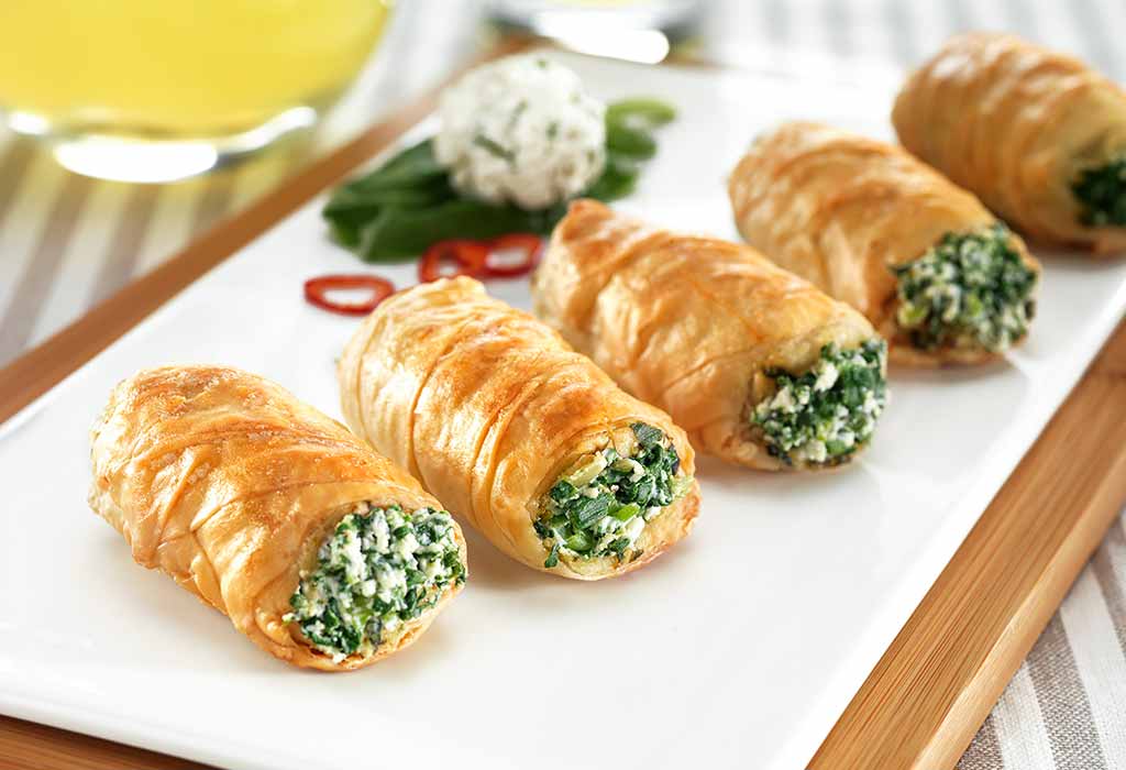 Spinach and Cheese Bread Rolls