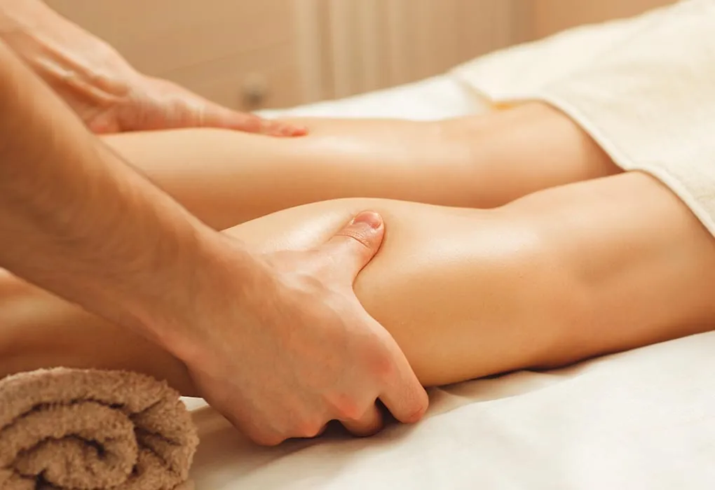 A woman getting an acupressure massage