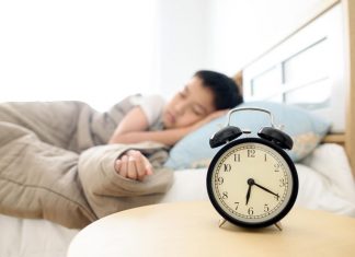 बच्चों को कितना सोना चाहिए - पेरेंट्स के लिए गाइडलाइन्स