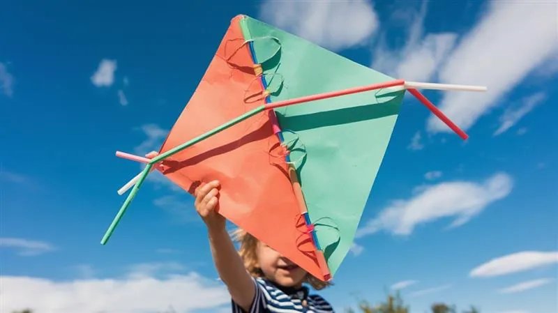 Kite with straw