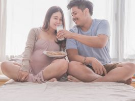 গর্ভাবস্থায় স্বামীর দায়িত্ব - আপনার গর্ভবতী স্ত্রীর যত্ন নেওয়া
