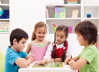 बच्चों के लिए 25 बेहतरीन बोर्ड गेम्स बच्चों के लिए 25 बेहतरीन बोर्ड गेम्स