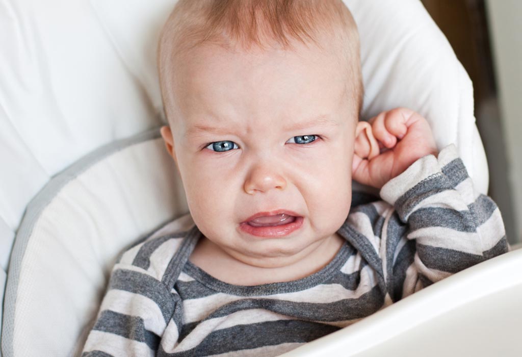 बच्चों के कान में दर्द के संकेत व लक्षण