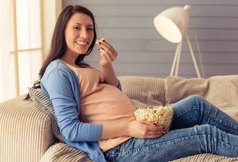 Popcorn in Pregnancy - Health Benefits and Risks